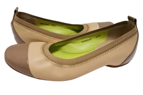 【…AShiOtO A3233 ライトベージュエナメル】超軽量 牛革ボロネーゼバレエパンプス